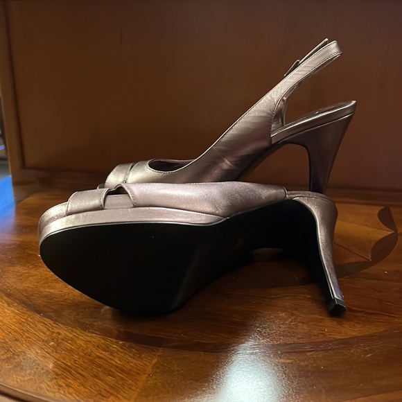 Brand: RSVP.  Size: 10M - Picture 3 of 4